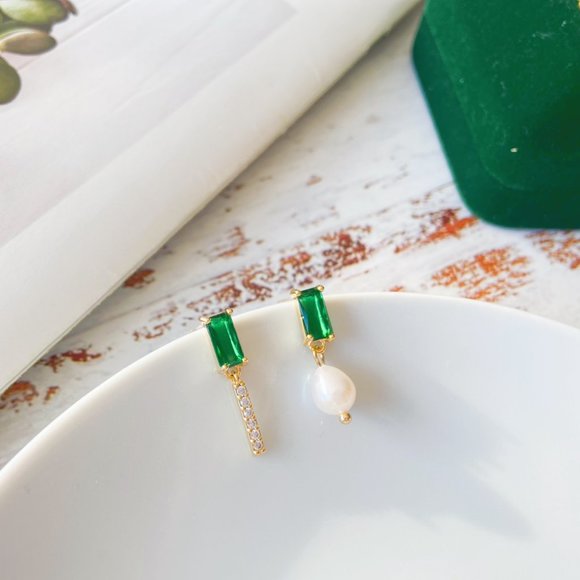 Emerald Pearl Drop Earrings - Picture 2 of 7